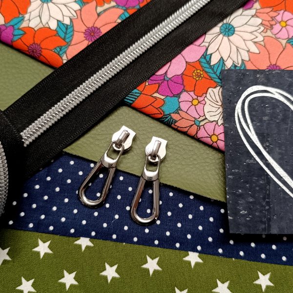 Kit Aria Voyage - Fleurs multicolores kaki marine