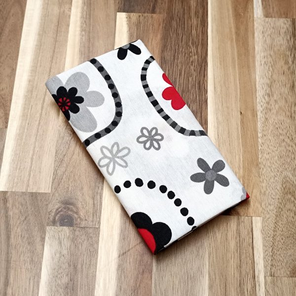 Coupon coton - Motifs rouges noirs et gris