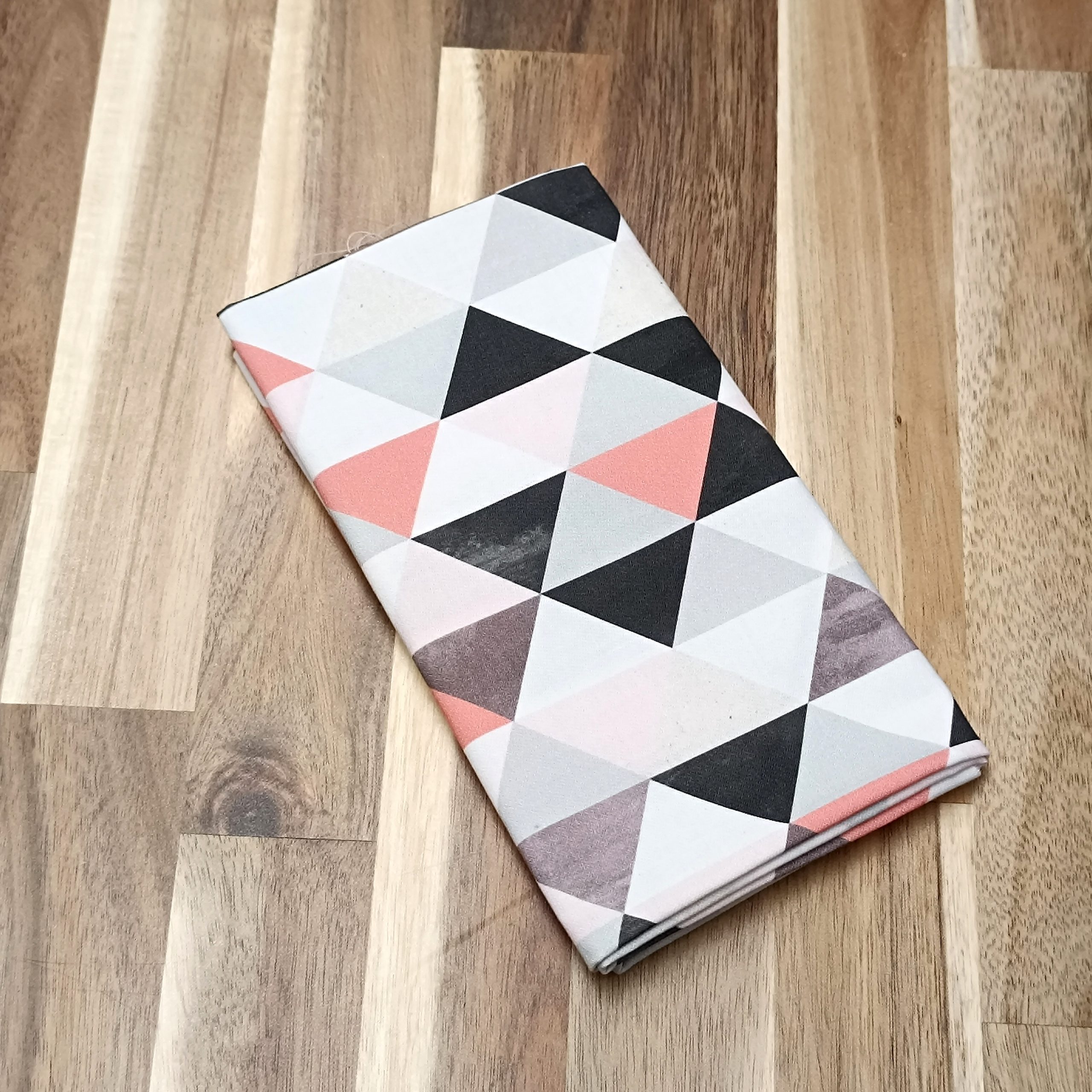 Coupon coton - Triangles corail et noir