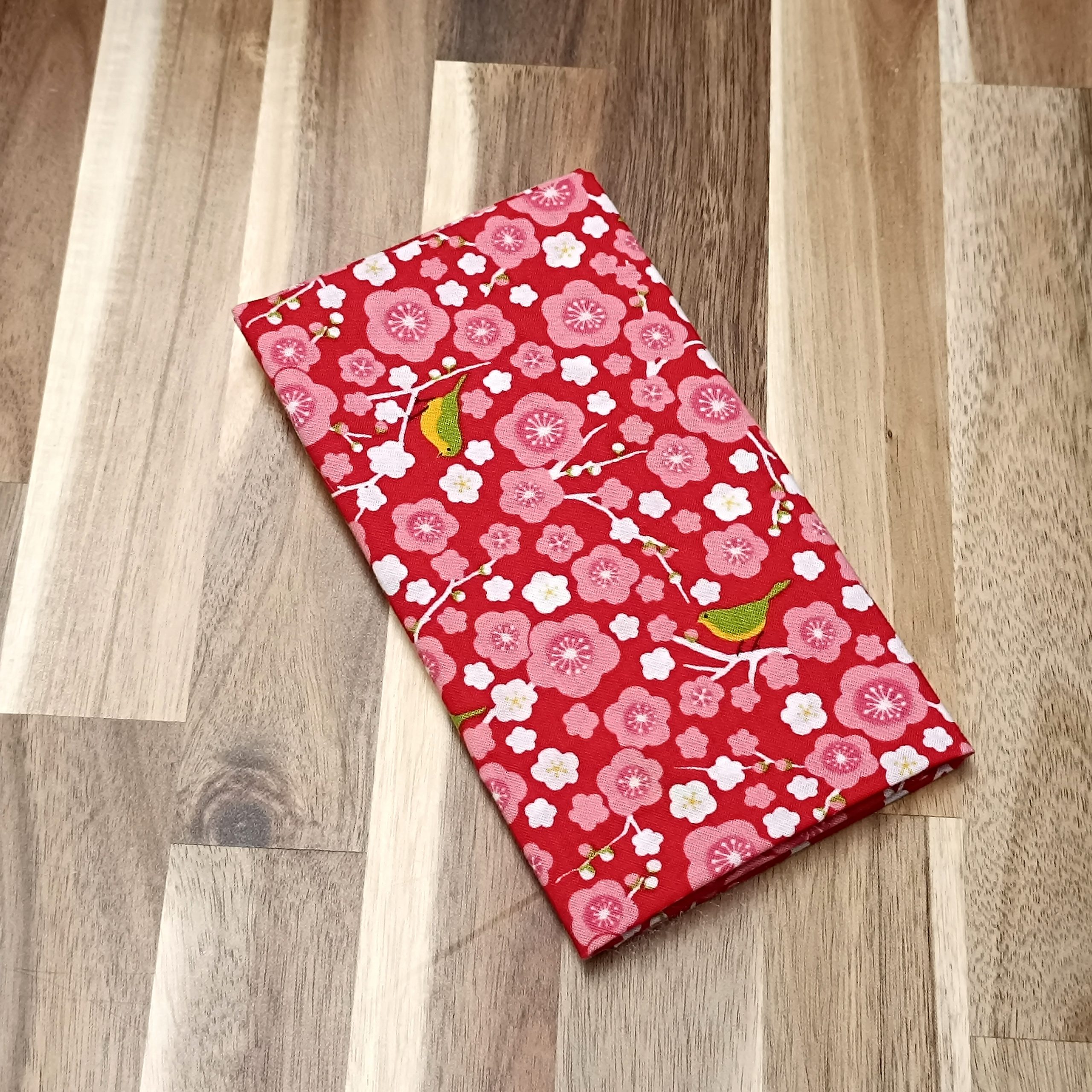 Coupon coton - Mésanges et fleurs fond rouge