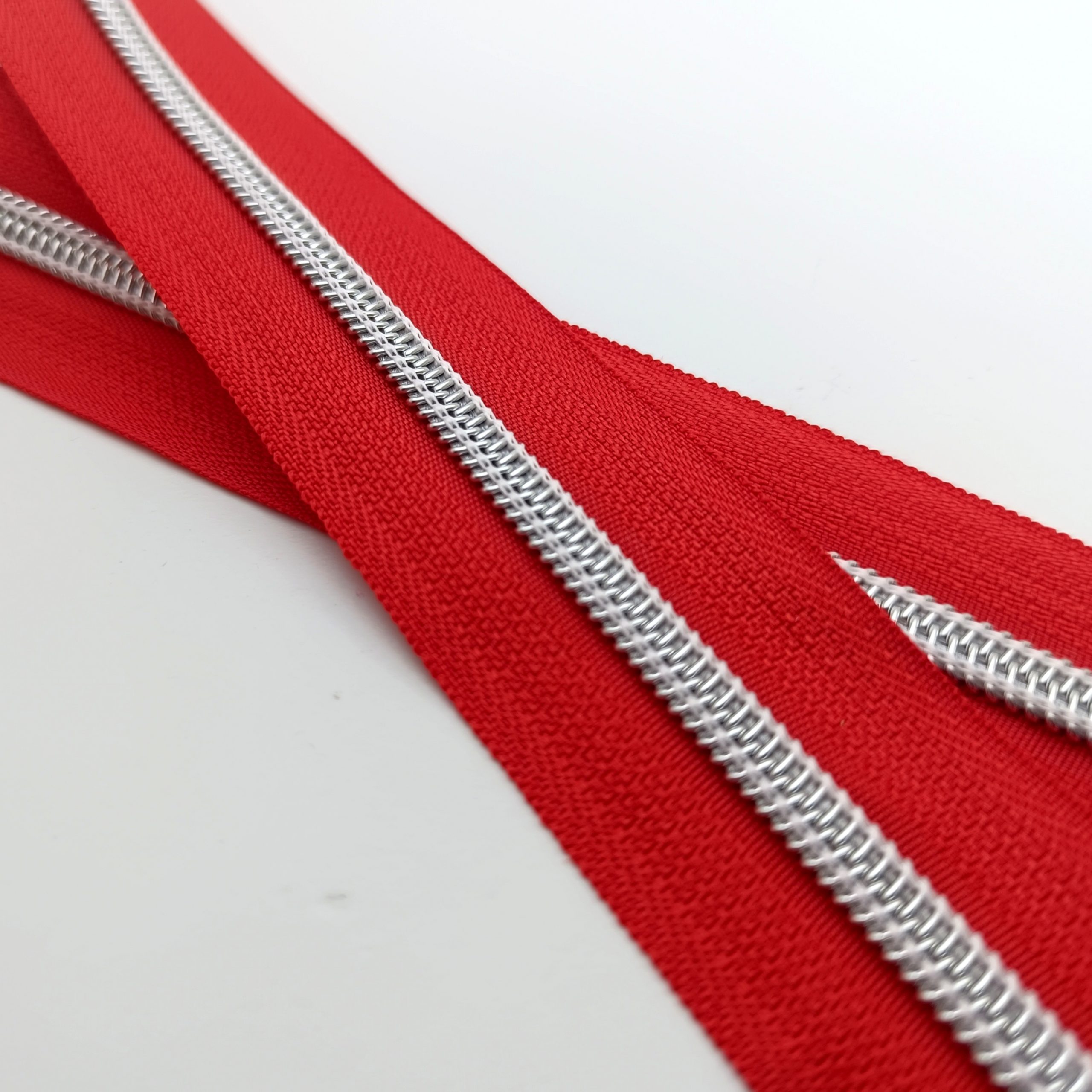 Fermeture éclair n°5 - Rouge / Argent