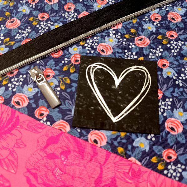 Kit Couture - Camille - Fleurs bleues et roses