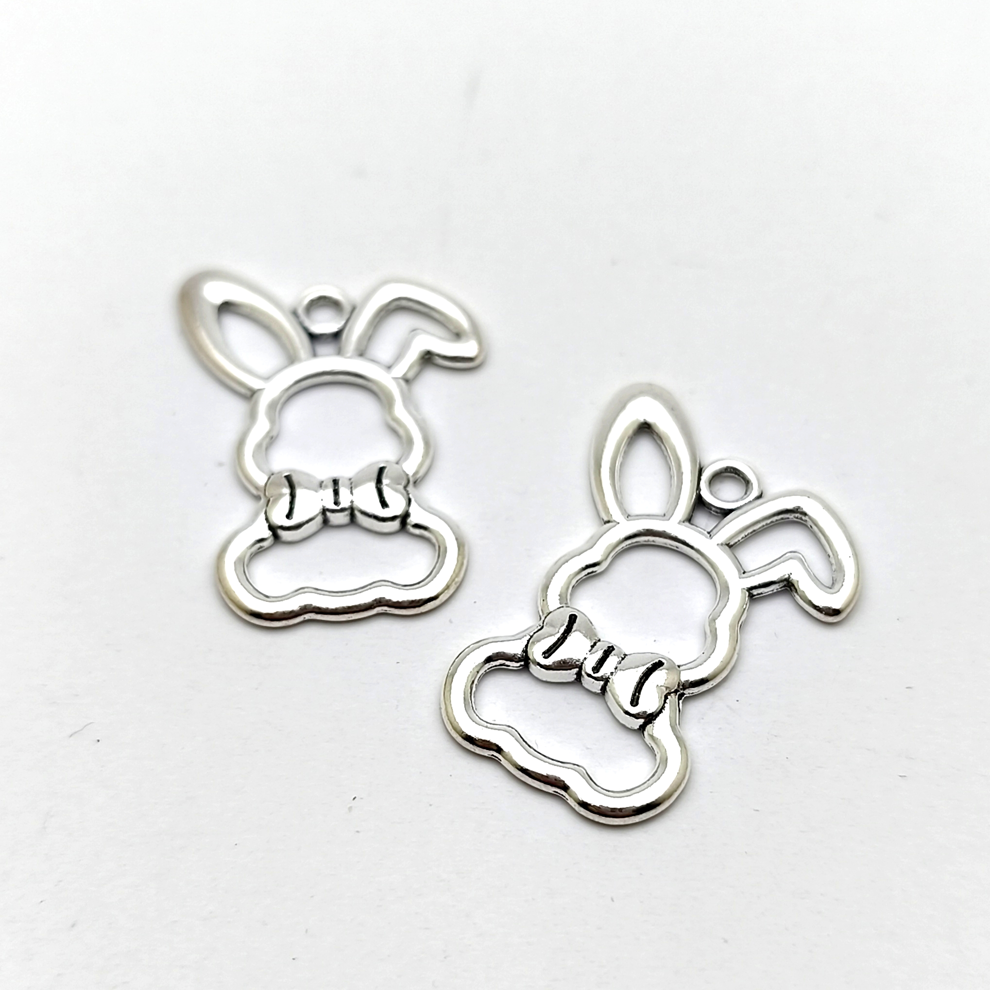 Lot de 2 breloques lapin en métal